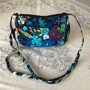 Women's Vera Bradley RETIRED pattern Midnight Blue Frannie Crossbody Bag.